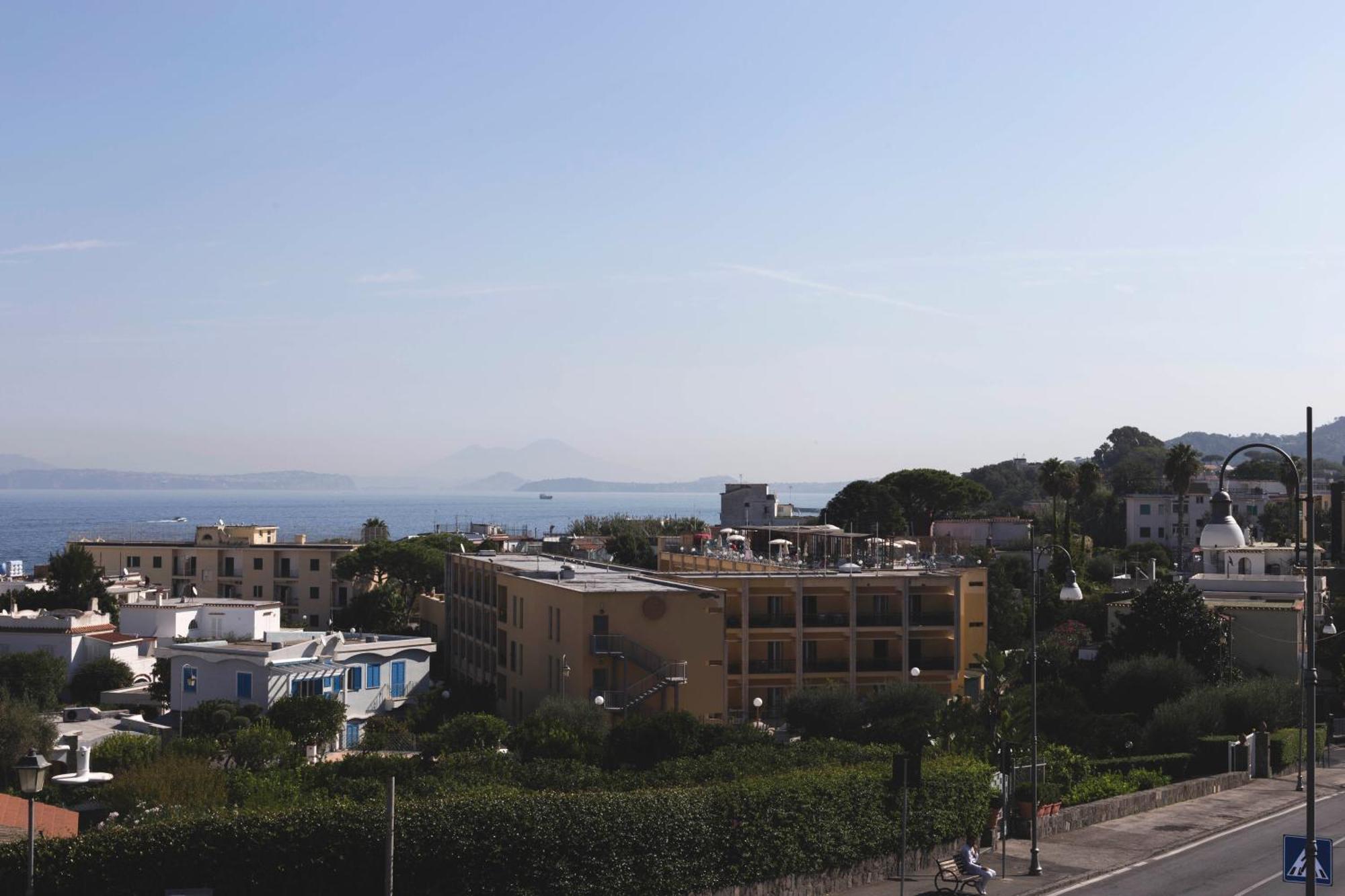 Brecchembe - Holiday Home In The Center Of Lacco Ameno Lacco Ameno  Esterno foto
